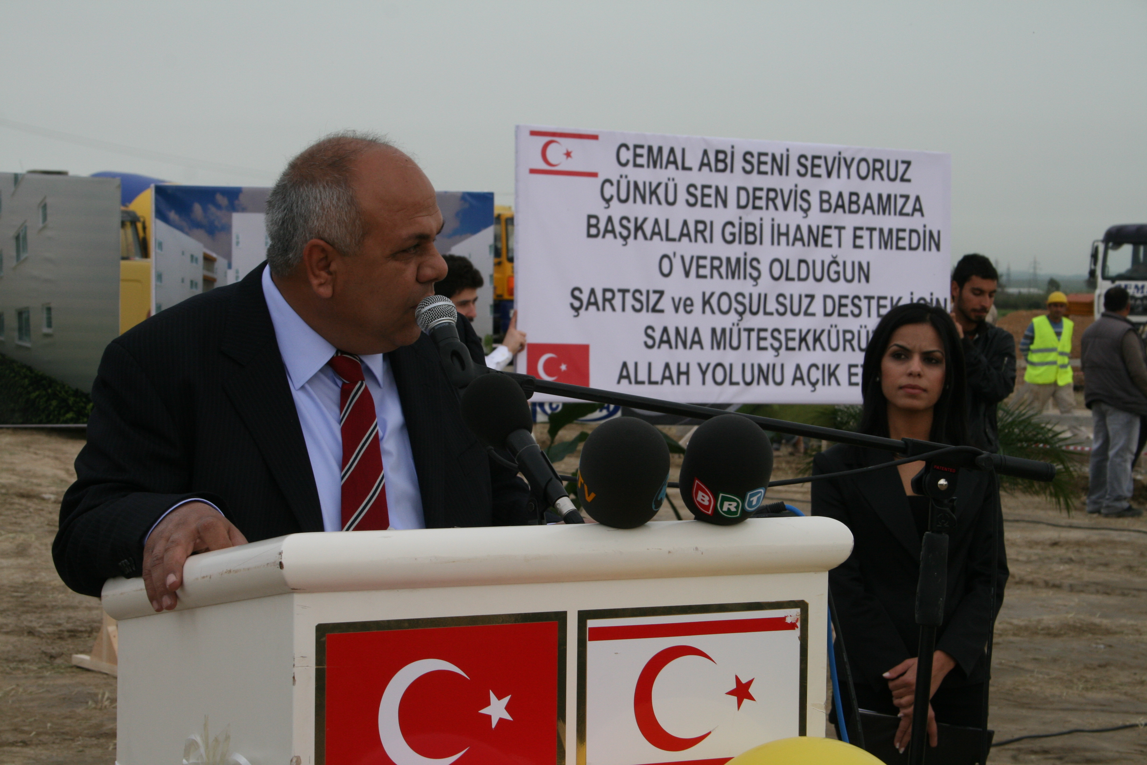 Cérémonie de fondation des maisons municipales